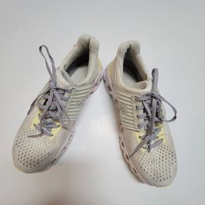 On Running cloudswift sneakers size 8.5.
